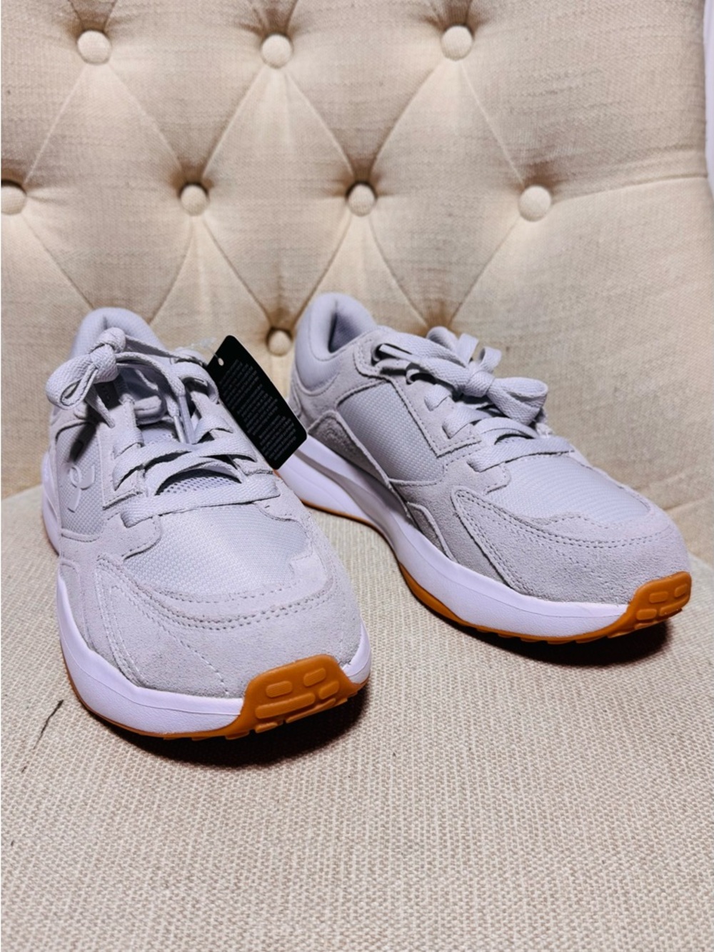 Under Armour Women's Edge Suede in Gray/White Size 8